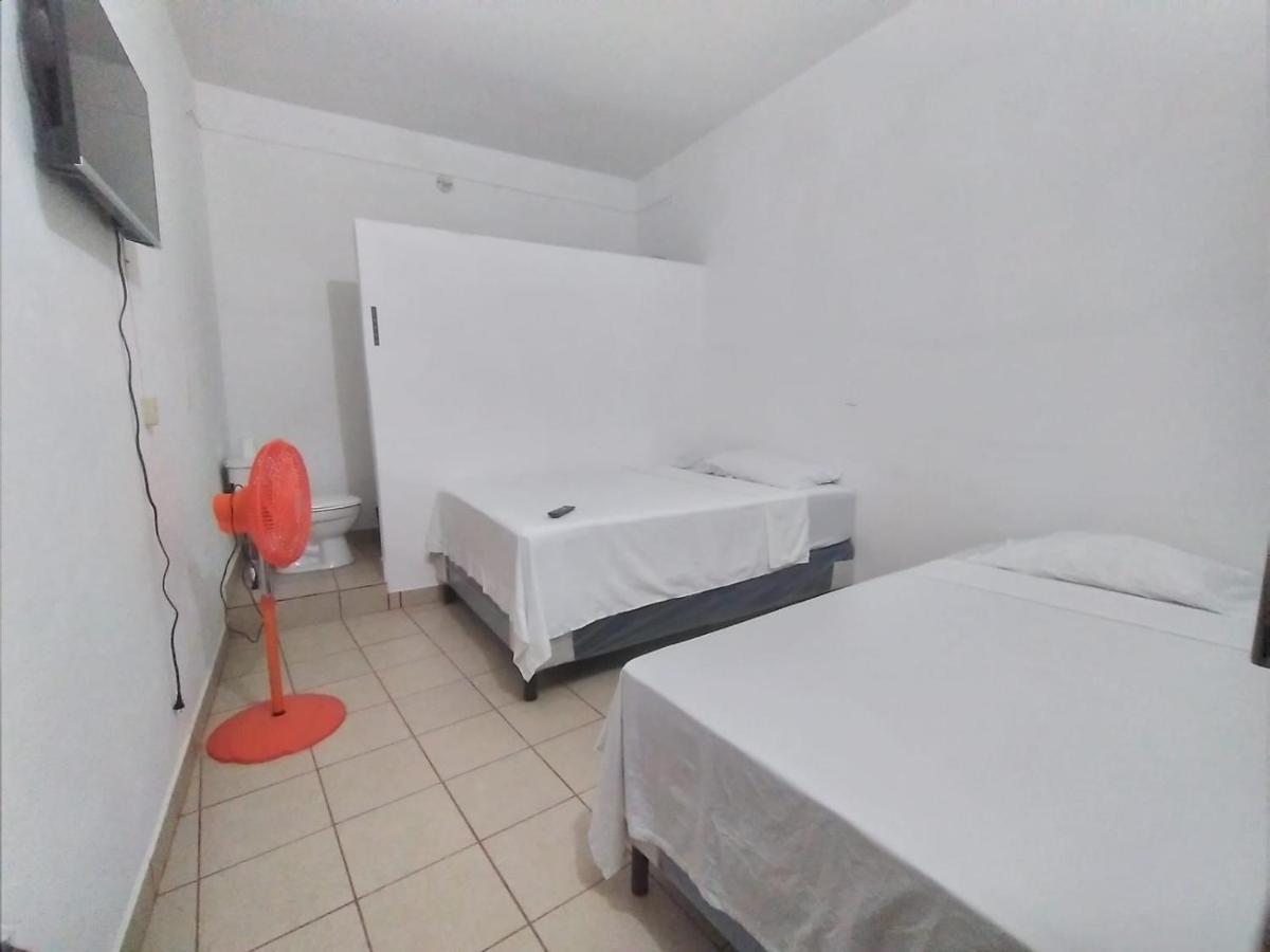 פלורס Hotel Villa Aurora מראה חיצוני תמונה